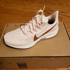 Nike Women's Zoom Pegasus 36 Holiday Sparkle Edition Size 6